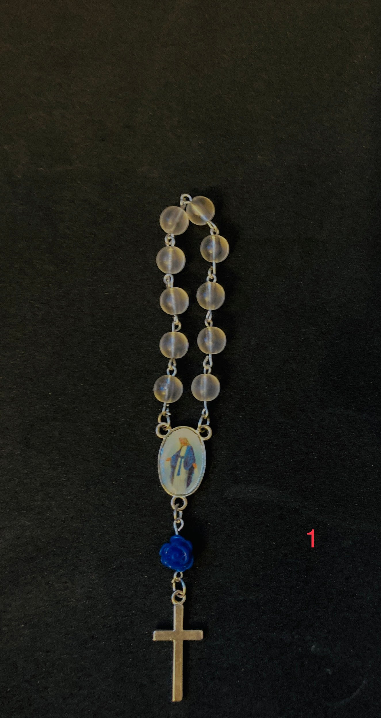 Car rosaries-white /clear