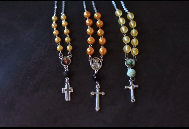 car rosaries-yellow/gold