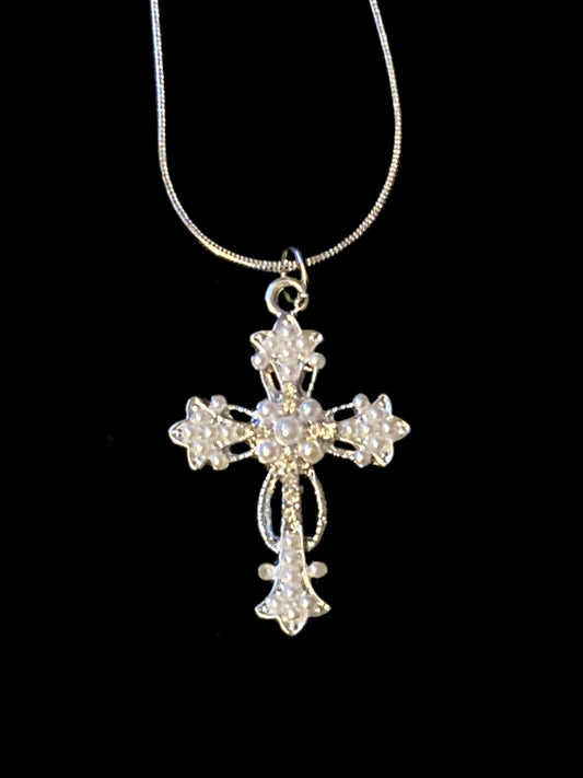 Necklace-pearl cross